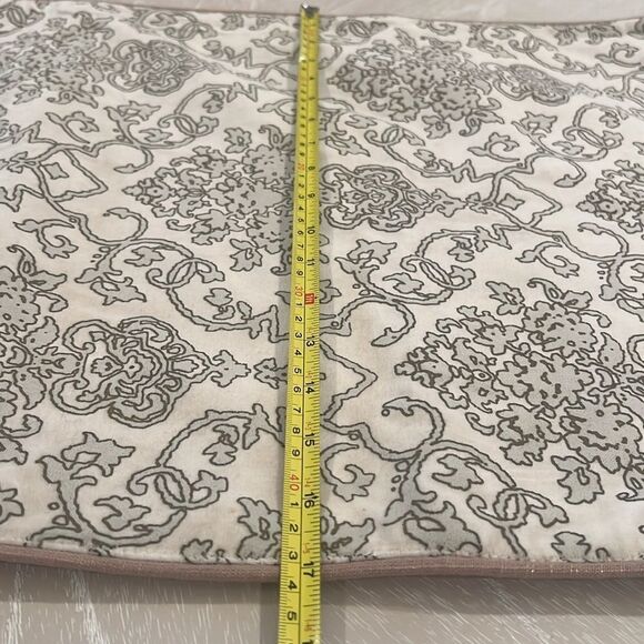 Table Runner - Picture 6 of 6